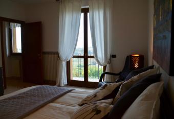 Villa Patrizia has Balcony rooms