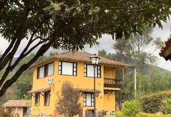 CASA CAMPESTRE VILLA SANTANA allows 18 year olds to book a room