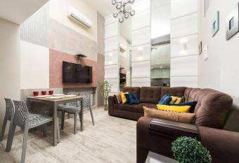 Langery Residence Central Apartments has rooms with a private hot tub