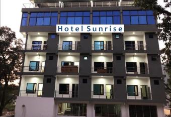Hotel Sunrise allows 18 year olds to book a room