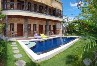 Sun Homestay Canggu has Balcony rooms