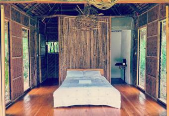 Canjahawon Nipa Hut Homestay has Balcony rooms