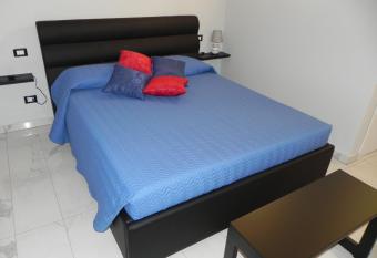 CASA DELLA ZIA ELSA has Balcony rooms