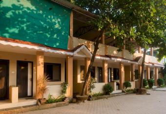 OYO Manori Resort allows 18 year olds to book a room