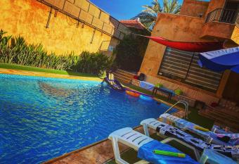 Orient Villa-Dead Sea allows 18 year olds to book a room