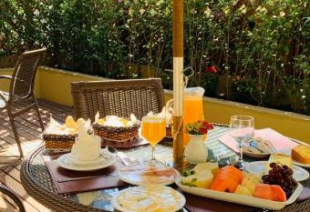 San Juan Business S  o Paulo allows 18 year olds to book a room