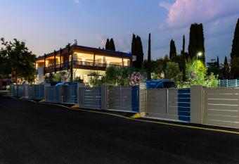 Lamasu RioVerde - Lago di Garda has Balcony rooms