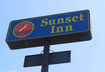 Sunset Inn - Augusta allows 18 year olds to book a room