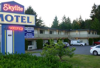 Skylite Motel allows 18 year olds to book a room