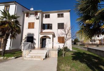 Apartments in Rovinj/Istrien 33871 allows 18 year olds to book a room