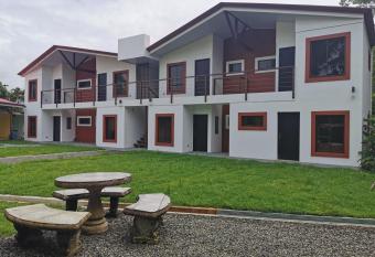 Hotel Vive Uvita allows 18 year olds to book a room