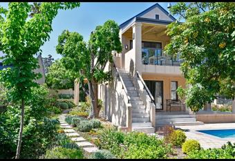 Small Wonder has Balcony rooms