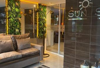 Hotel Sun Suite allows 18 year olds to book a room
