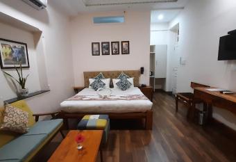 Lakeside Inn Ratanada has Balcony rooms