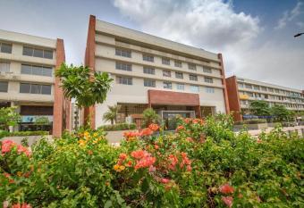 Siara Styles Amba Suites, Gandhinagar allows 18 year olds to book a room