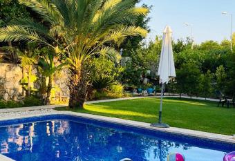 Villa Tivon allows 18 year olds to book a room