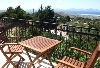 Maris Apartment has Balcony rooms