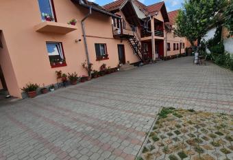 Vila Vl  du   has Balcony rooms