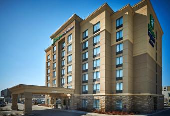 Holiday Inn Express and Suites Timmins, an IHG Hotel allows 18 year olds to book a room
