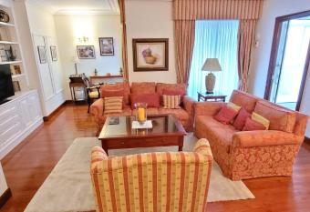 Apartamento Lujo WiFi Algorta Getxo allows 18 year olds to book a room