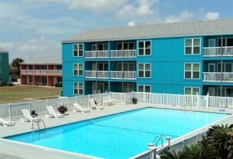 Executive Keys Condominiums on the Beach has Balcony rooms