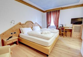 Leading Relax Hotel Maria has Balcony rooms