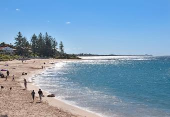 The Norfolks on Moffat Beach has Balcony rooms