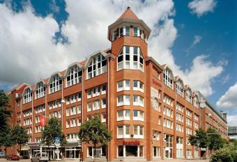 Scandic Plaza Bor  s allows 18 year olds to book a room