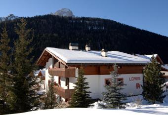 Apartments Lores has Balcony rooms