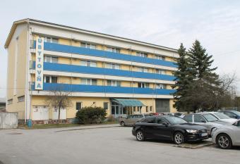 Hostel Turist has Balcony rooms