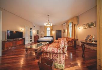 Lusso Zagreb has Balcony rooms