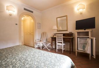 Park Hotel Santa Maria a Monte has Balcony rooms