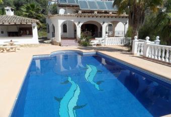 Vi  a B-2 has Balcony rooms