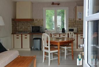 Maison R  cantou has Balcony rooms