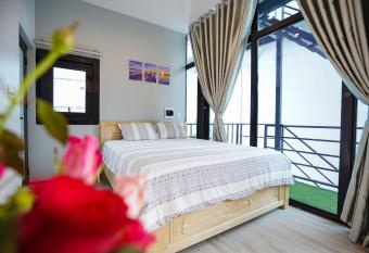 Halong bay Almorhome has Balcony rooms