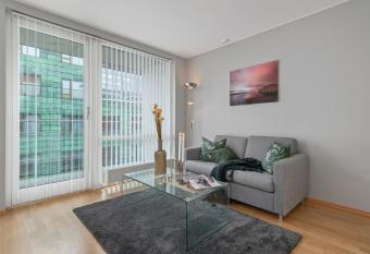 BJ  RVIKA APARTMENTS, Solsiden Area, Trondheim city center has Balcony rooms