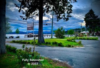 Oceanside Villas allows 18 year olds to book a room
