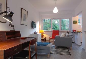 Sintra Sweet Apartment I - Free Parking allows 18 year olds to book a room