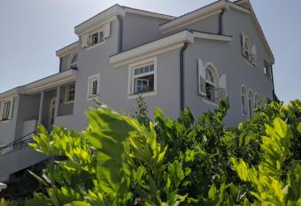 Villa Triton has Balcony rooms