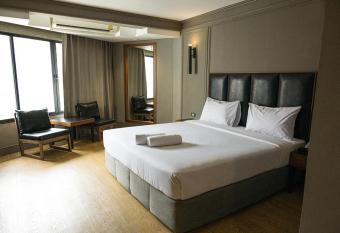 Marine Plaza Hotel Pattaya allows 18 year olds to book a room