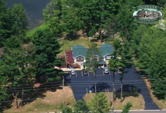 Edgewater Inn & Cottages has Balcony rooms