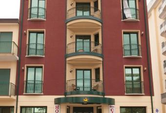 Hotel Garni San Carlo allows 18 year olds to book a room