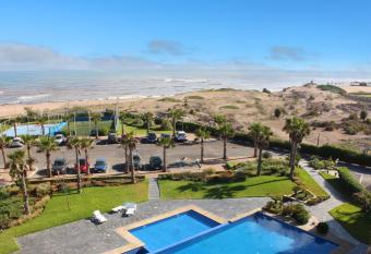 Garden Bay Appart H  tel allows 18 year olds to book a room