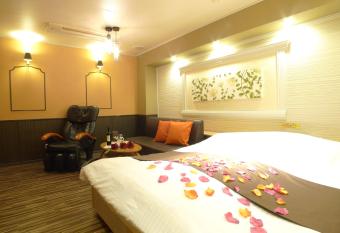 Hotel GOLF Hodogaya (Adult Only) has Balcony rooms