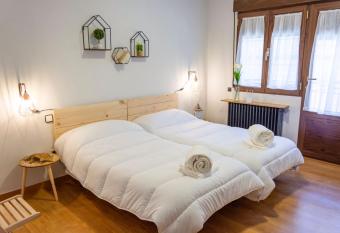 Toledo M  gico allows 18 year olds to book a room