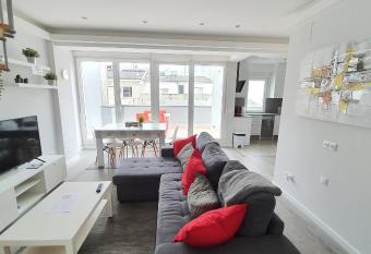 Fant  stico apartamento, cerca de todo, para disfrutar de la ciudad has Balcony rooms