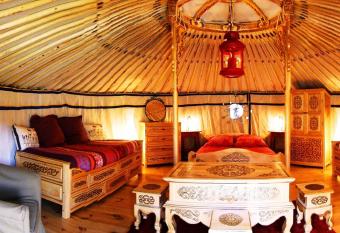 Eco Yourte Les Airelles allows 18 year olds to book a room