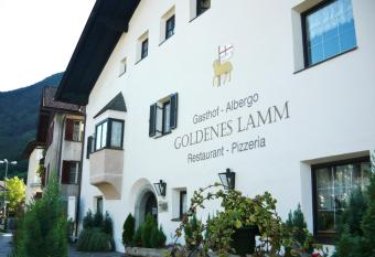 Gasthof Goldenes Lamm has Balcony rooms
