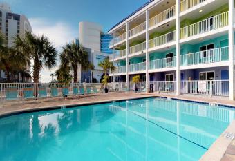 Pelican Pointe has Balcony rooms