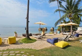 The Rock Samui Beachfront Villas - Sha Plus Hotel allows 18 year olds to book a room